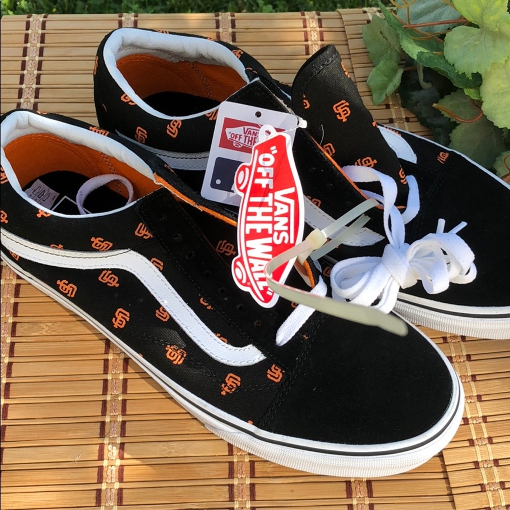 Vans “Off the Wall” tennis